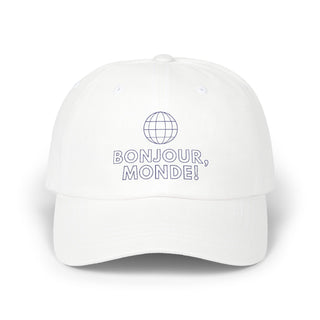 White cap with 'Bonjour, Monde!' text and globe design on a white background